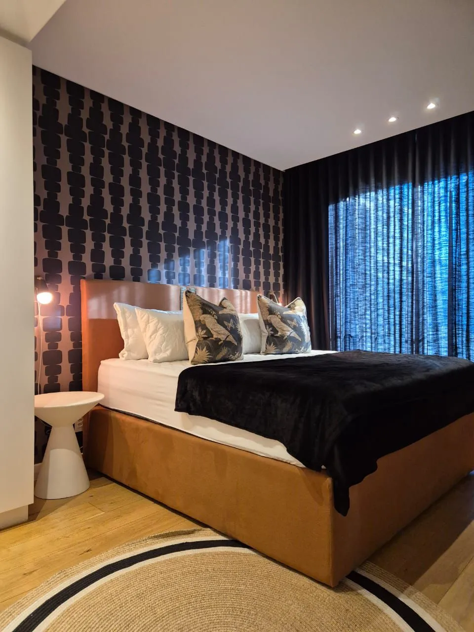 23 Interiors wallpaper installation